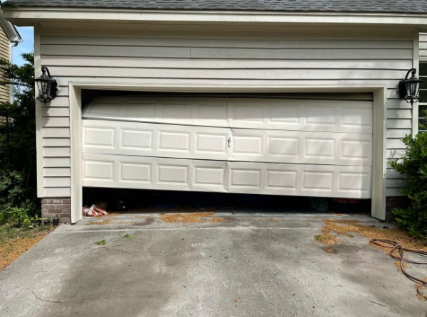 Crooked/off-track garage door – Franklin, TN